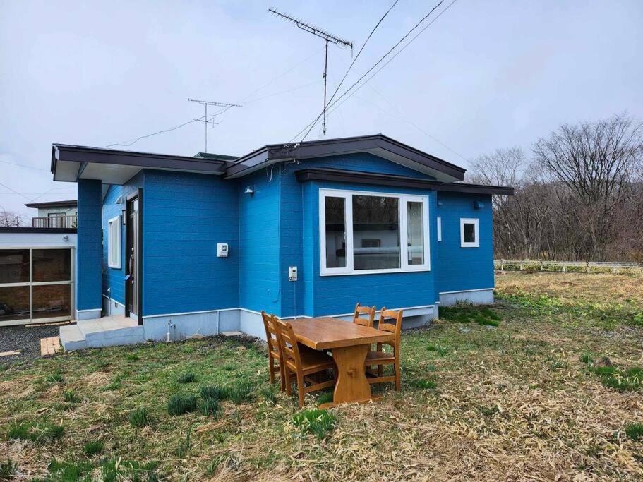 蒼い家温泉付貸別荘cozy Blue House Onsen Hot Spring Shiraoi Exterior photo
